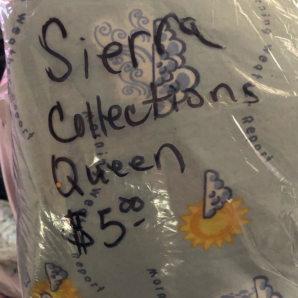 Fitted queen sheet